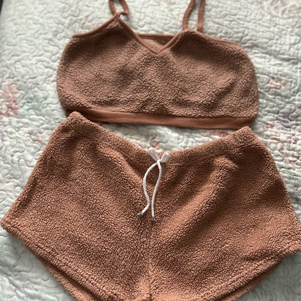 Cozy Sherpa Lounge Set in Tan